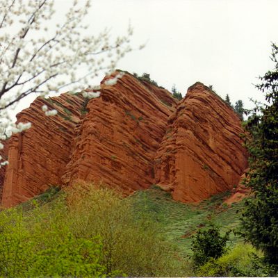 Jety-Oguz-in-spring