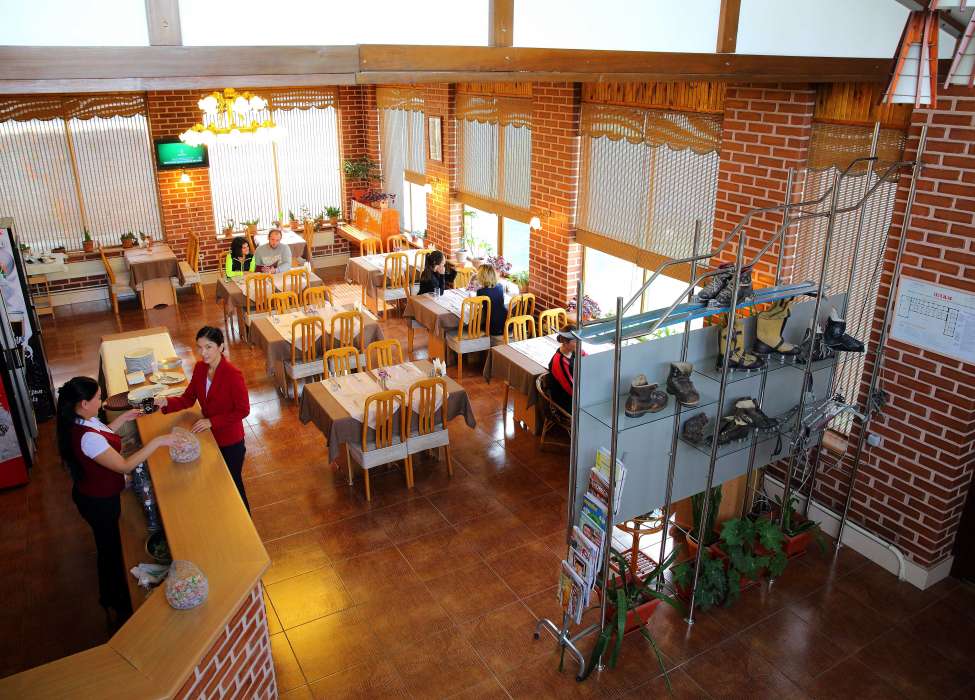 the-alpinist-hotel